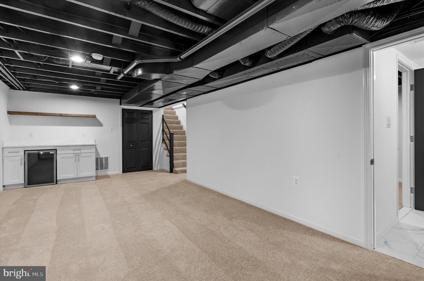 203 Walton Avenue photo 34