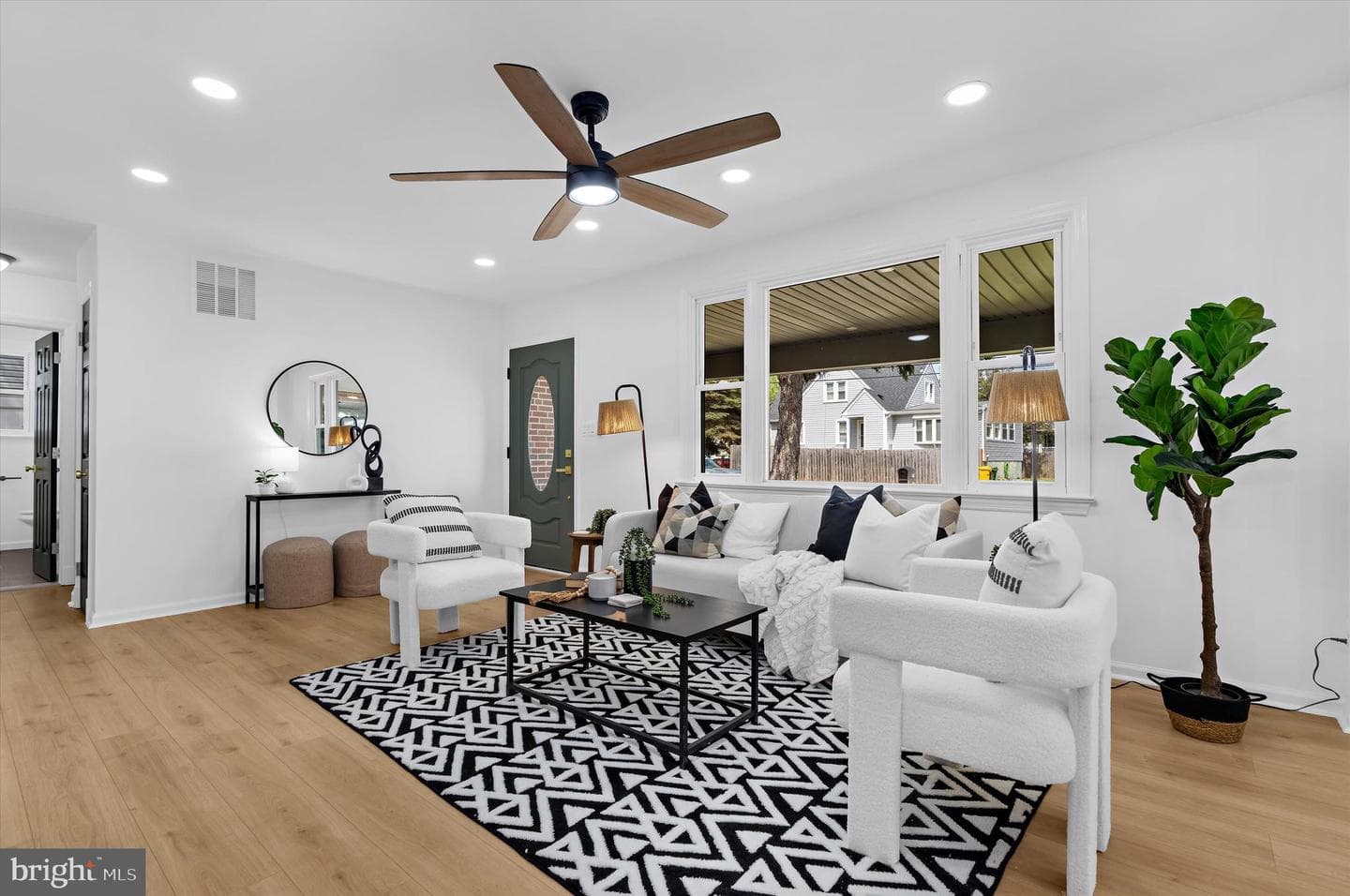 203 Walton Avenue photo 4