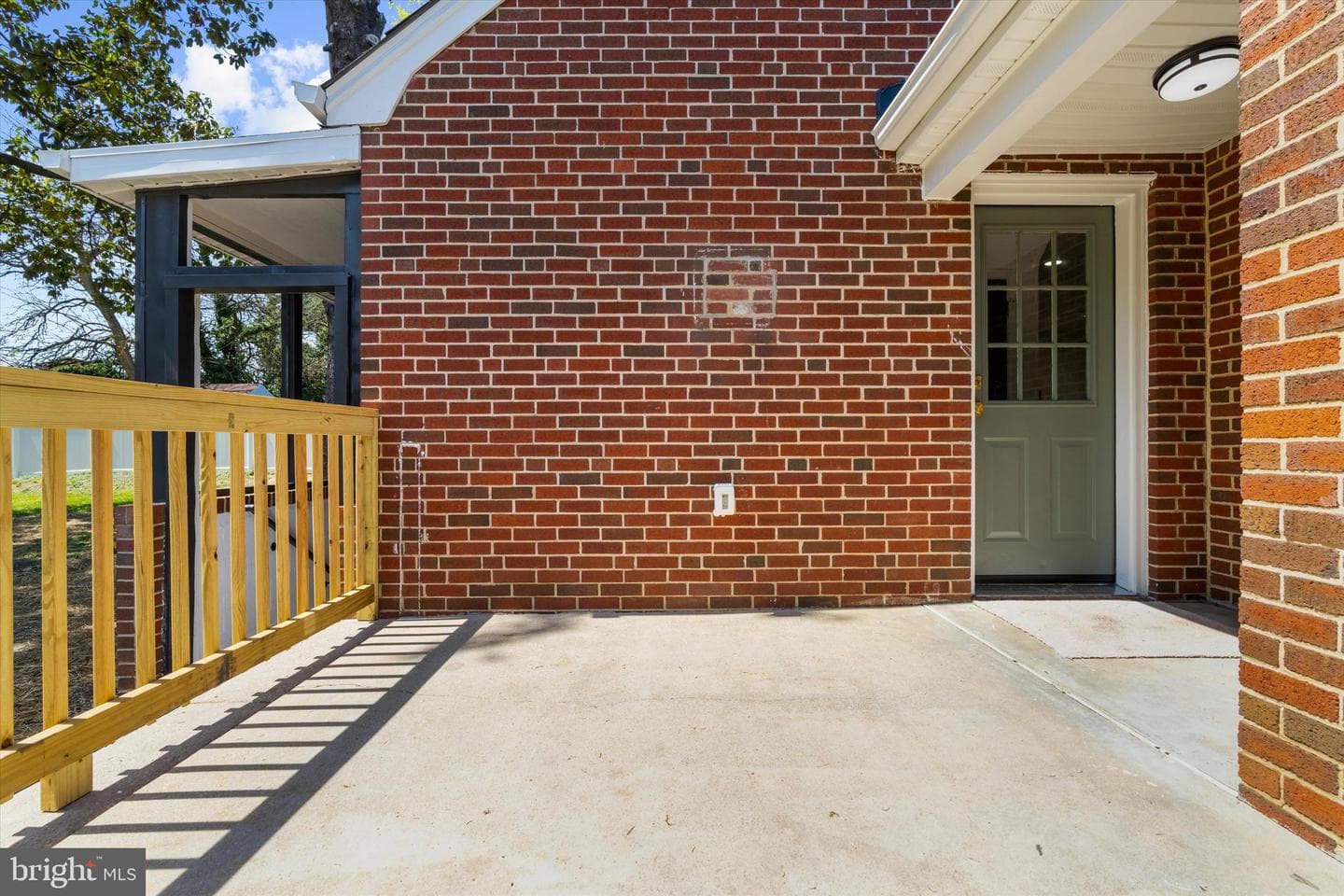 203 Walton Avenue photo 45