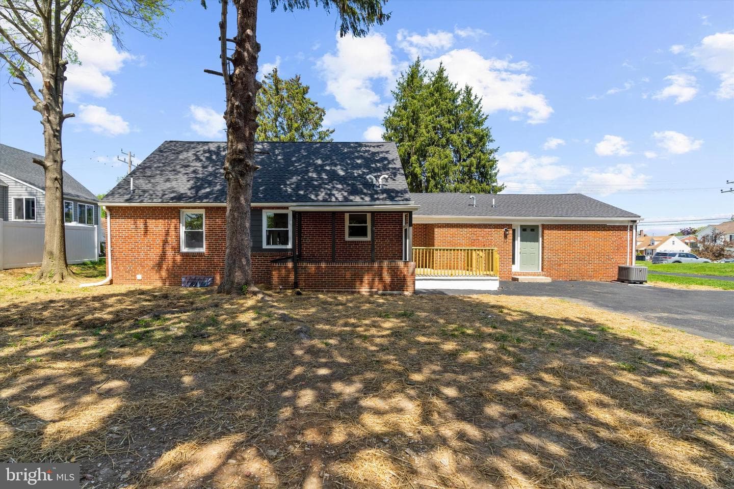 203 Walton Avenue photo 48