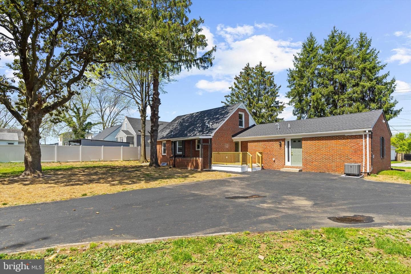 203 Walton Avenue photo 50