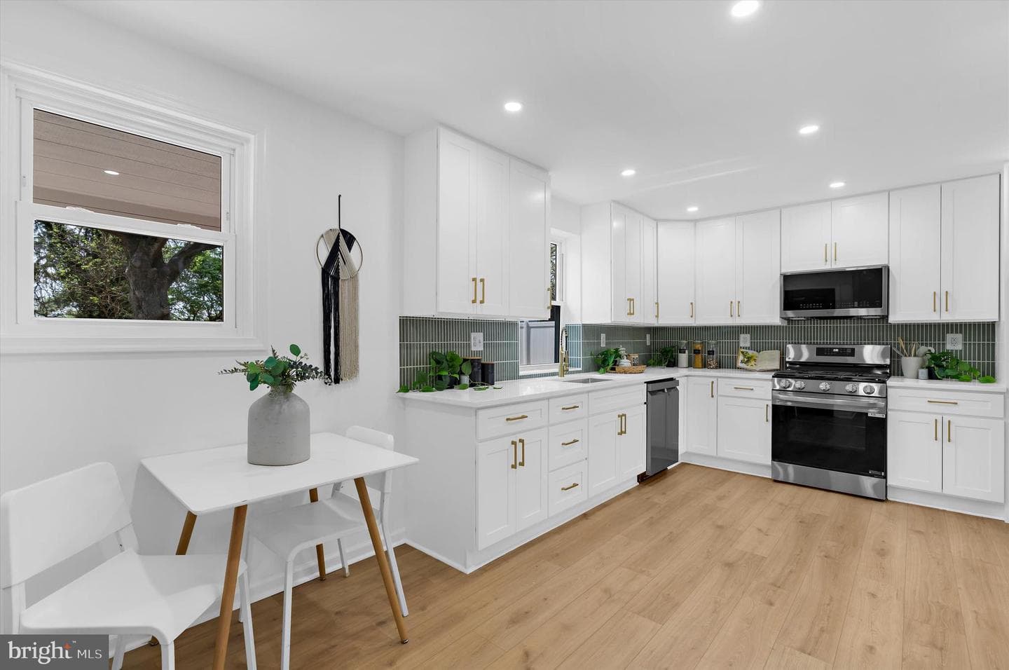 203 Walton Avenue photo 8