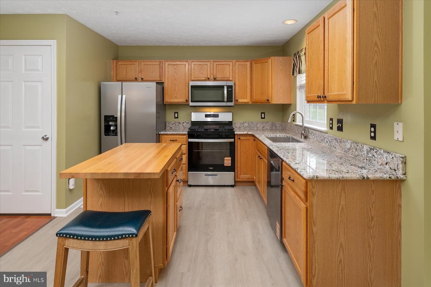 923 Deerberry Court photo 6