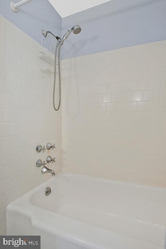 601 Forest View Road photo 26