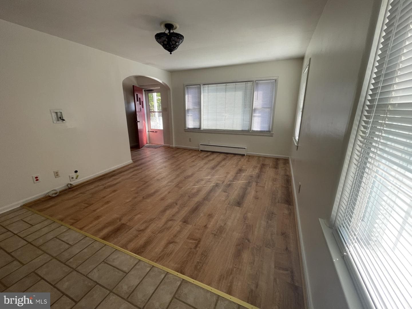 209 Beverley Avenue photo 17