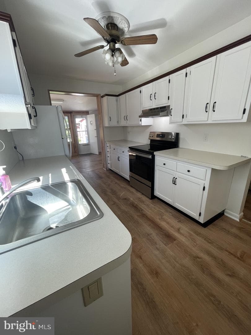 209 Beverley Avenue photo 46