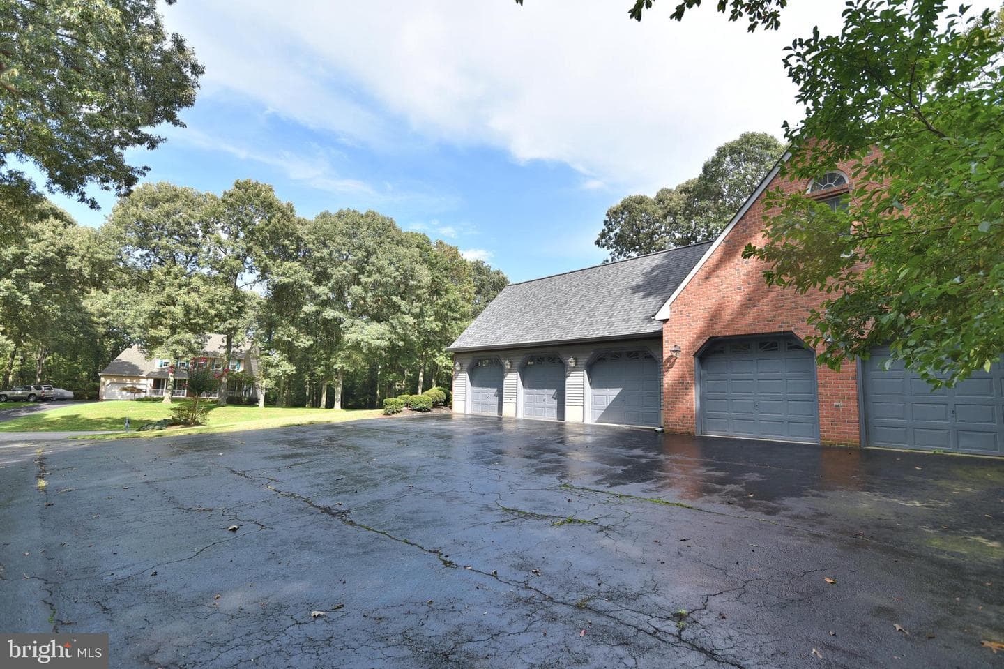 230 Ambleside Drive photo 4