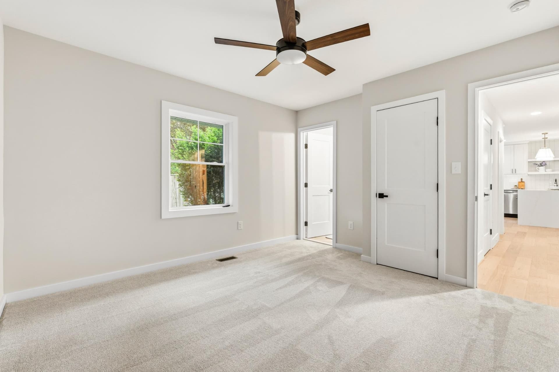 11 Admiral Road photo 35