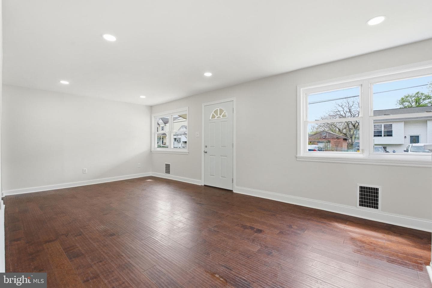 8001 W End Drive photo 3