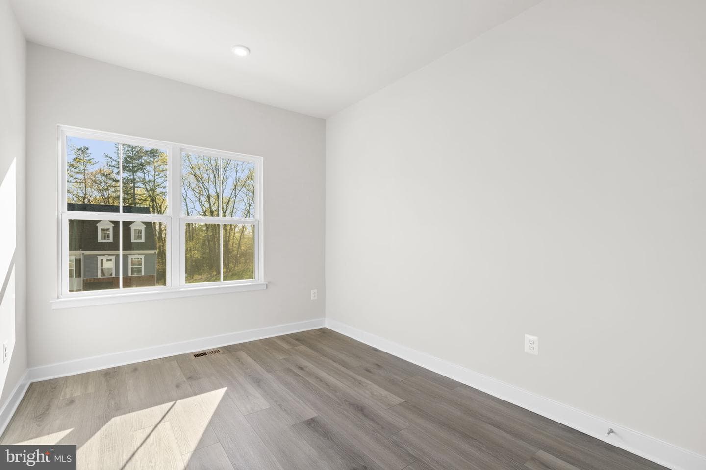 103 Spring Gate Ln photo 24