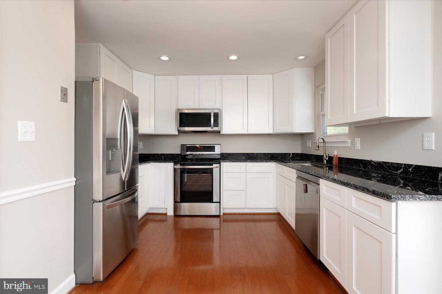1603 Cananaro Court photo 2