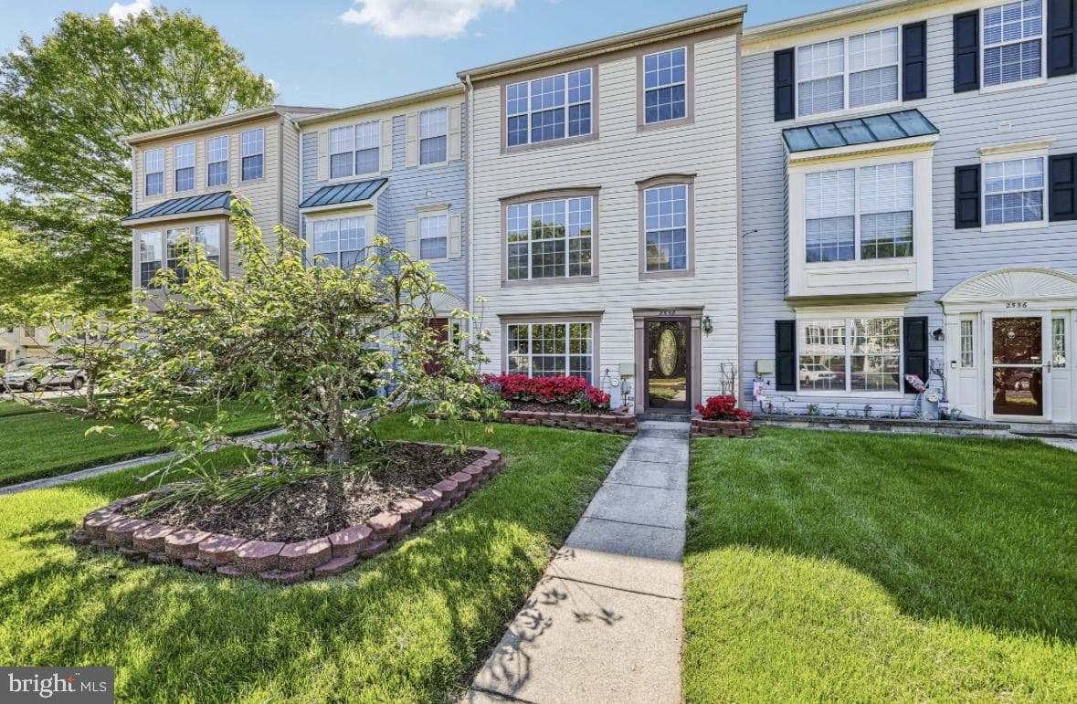 2558 Ambling Circle