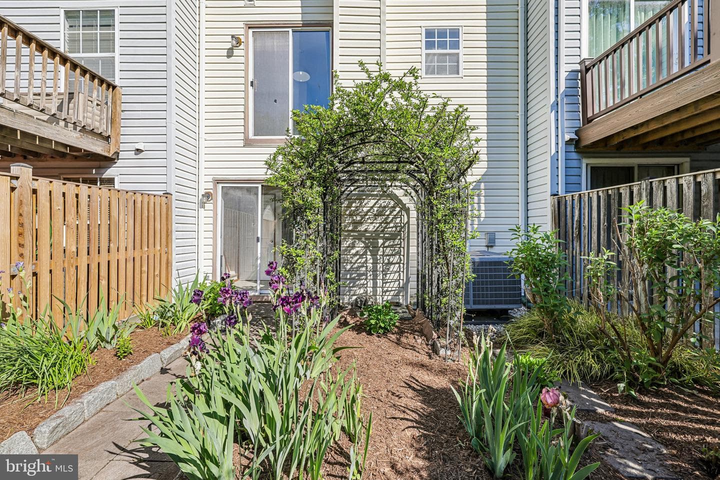 2558 Ambling Circle photo 34