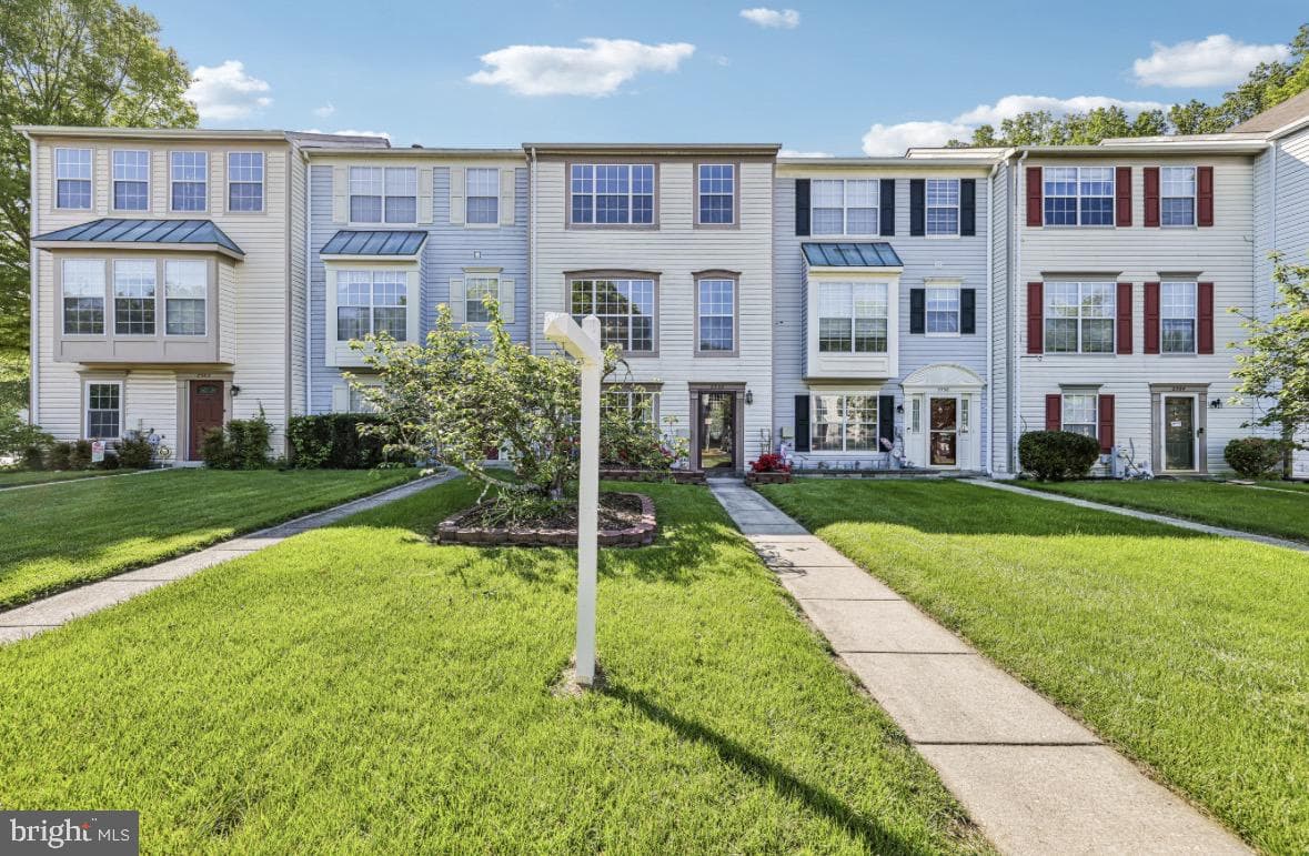 2558 Ambling Circle photo 5
