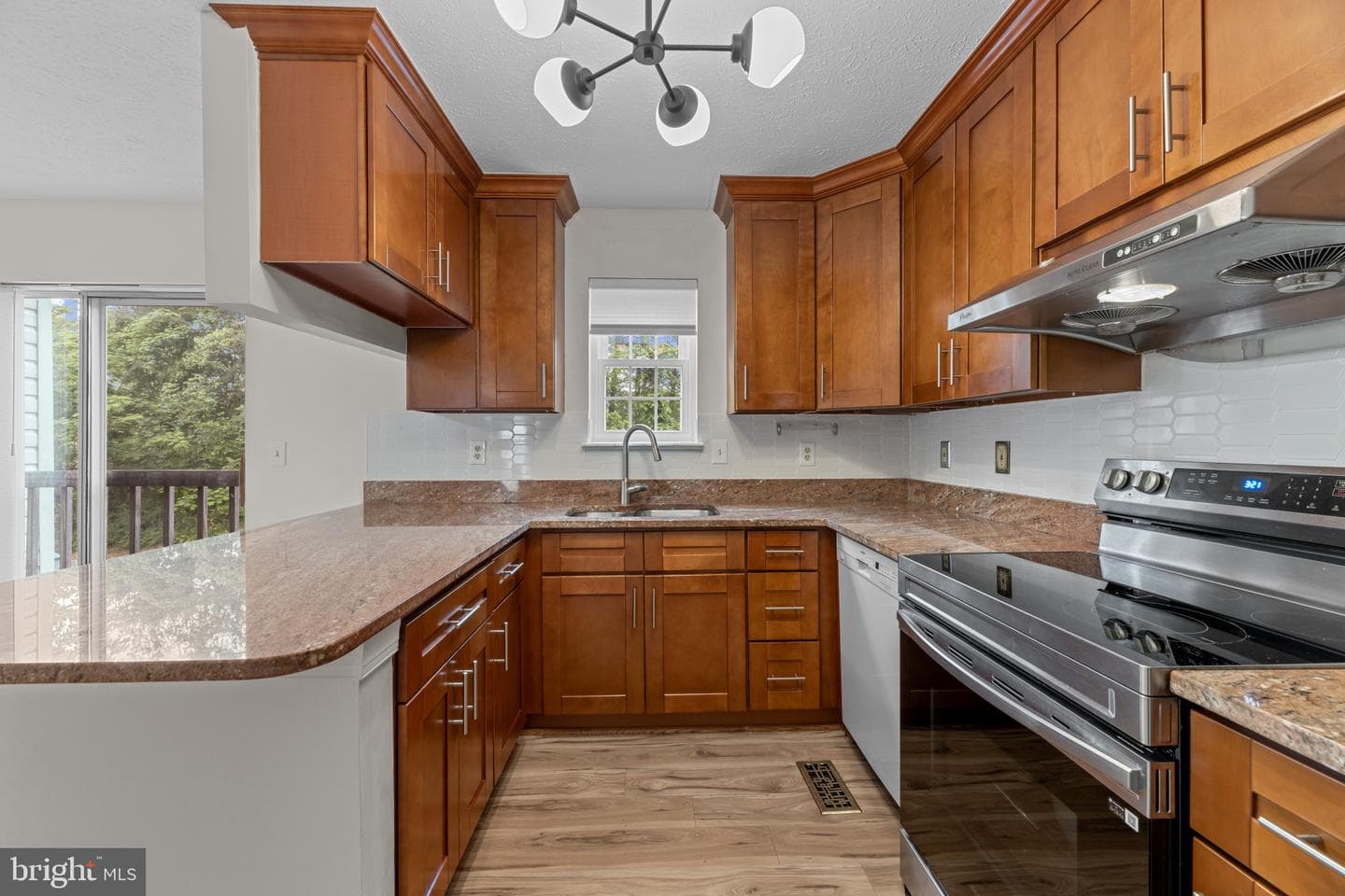 348 Lindera Court photo 3