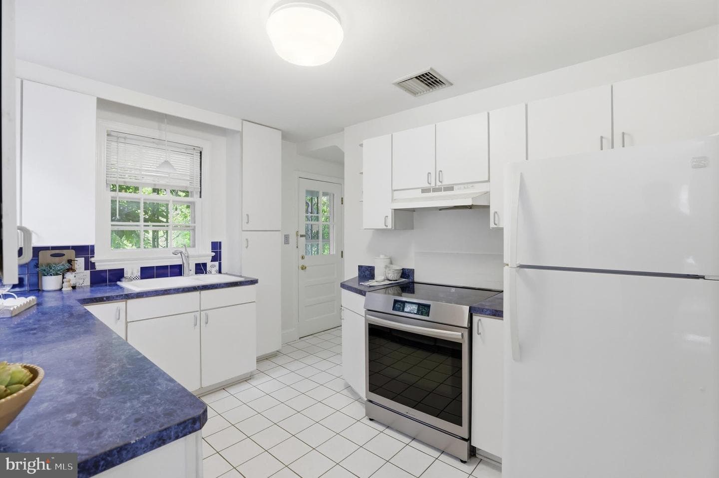 411 Ludlow Road photo 11