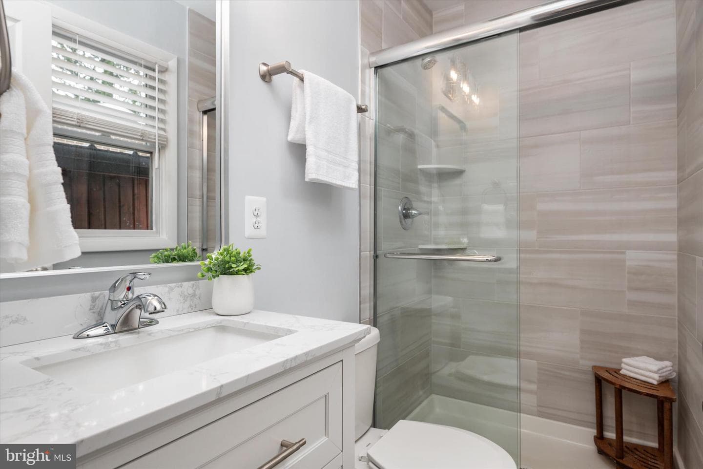 520 Harbor Drive photo 8