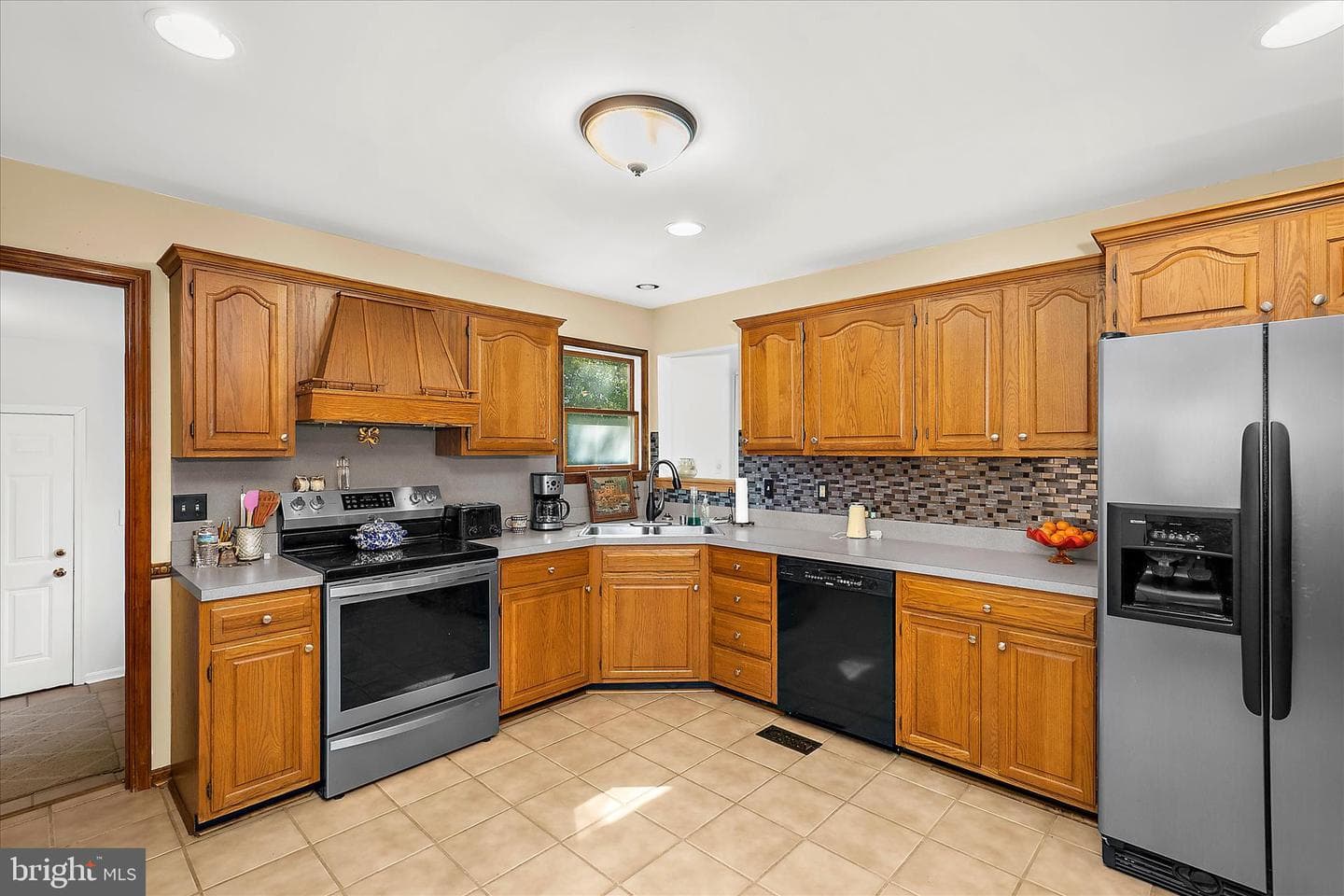 303 Swaying Oak Court photo 14