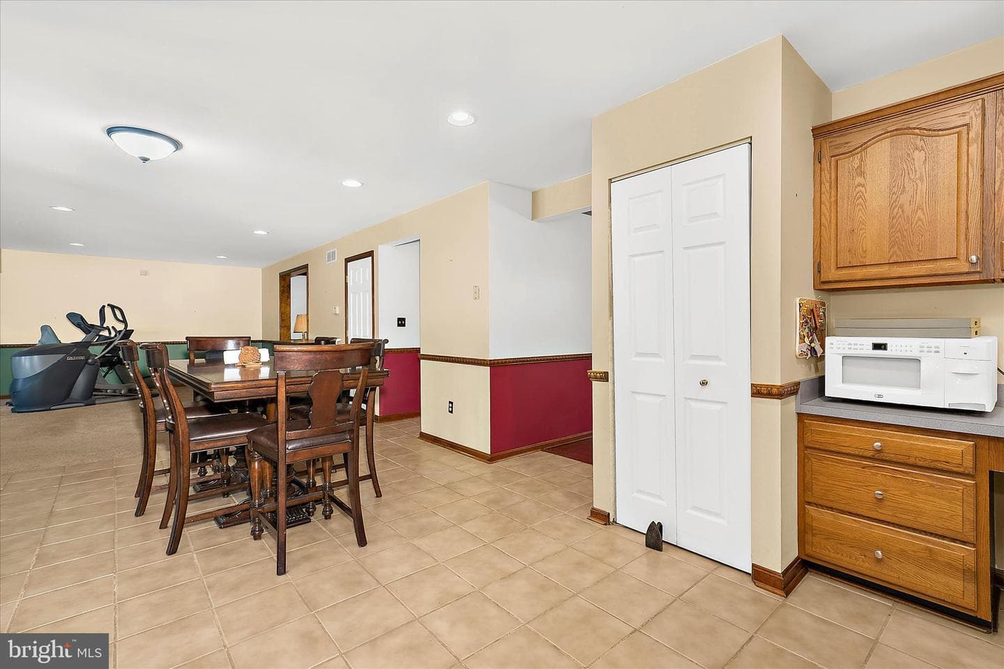 303 Swaying Oak Court photo 18