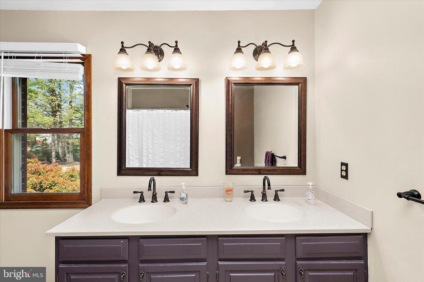 303 Swaying Oak Court photo 33