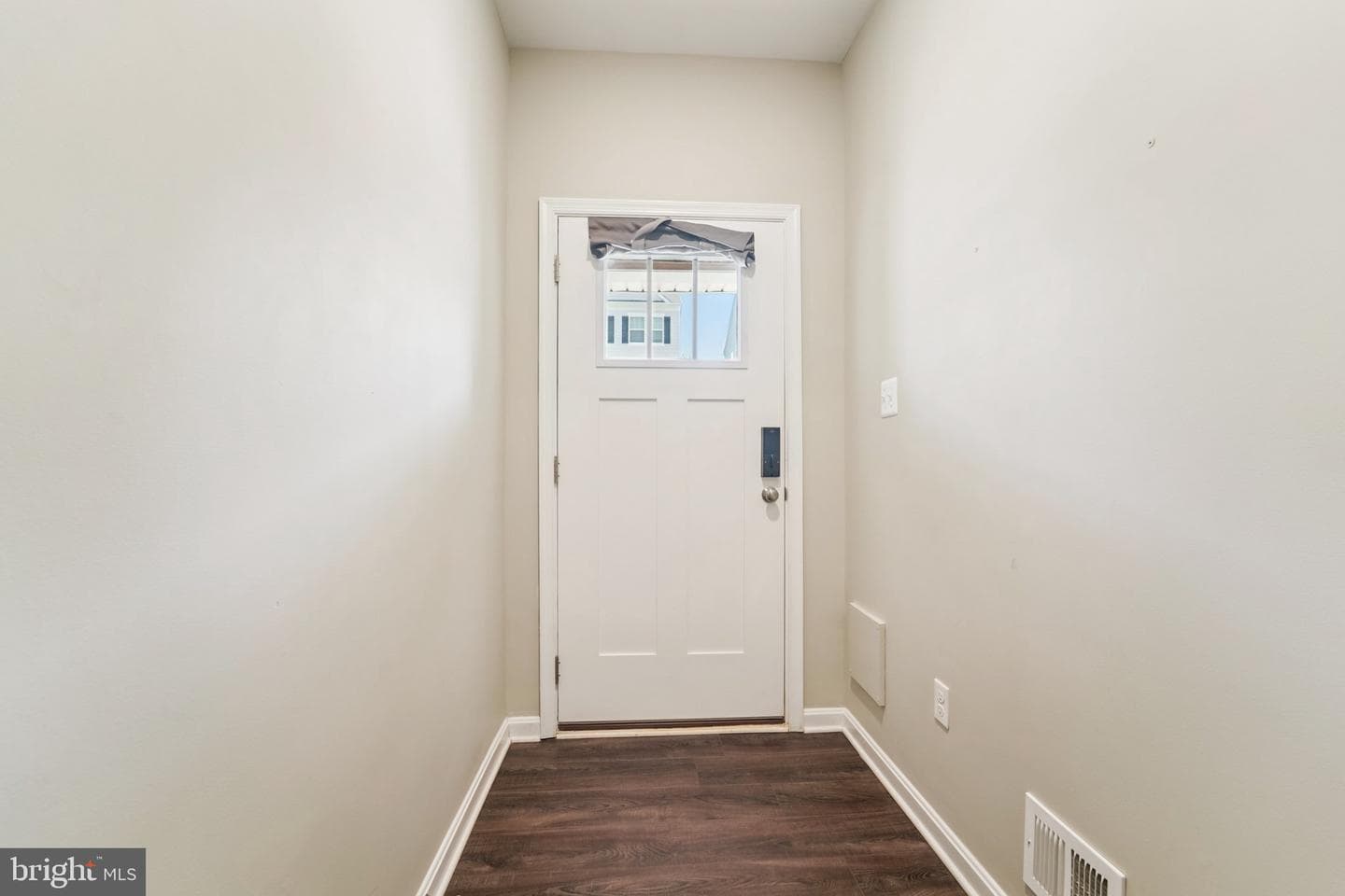 2070 Hinshaw Drive photo 4
