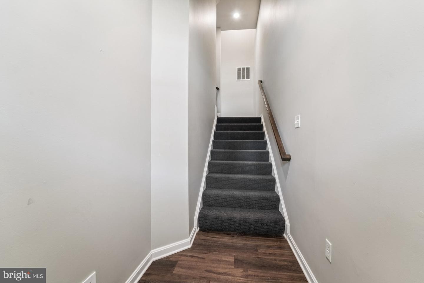 2070 Hinshaw Drive photo 5