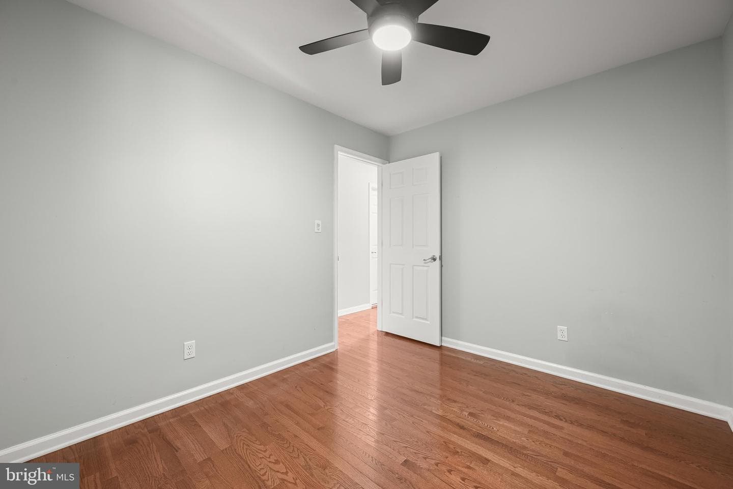 840 Valentine View photo 35
