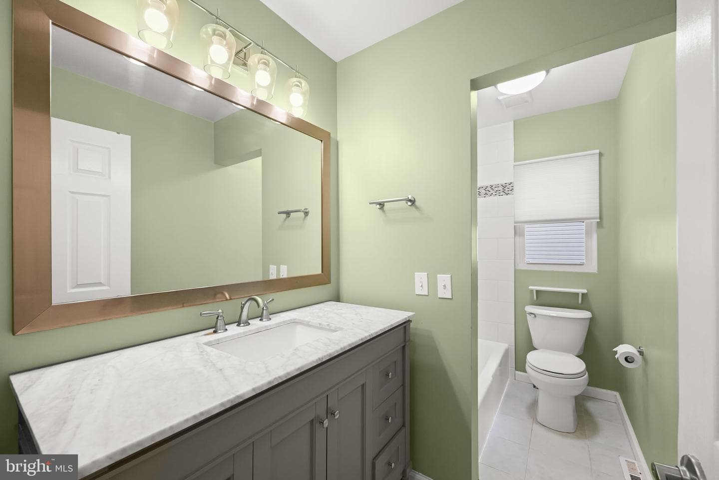 840 Valentine View photo 36