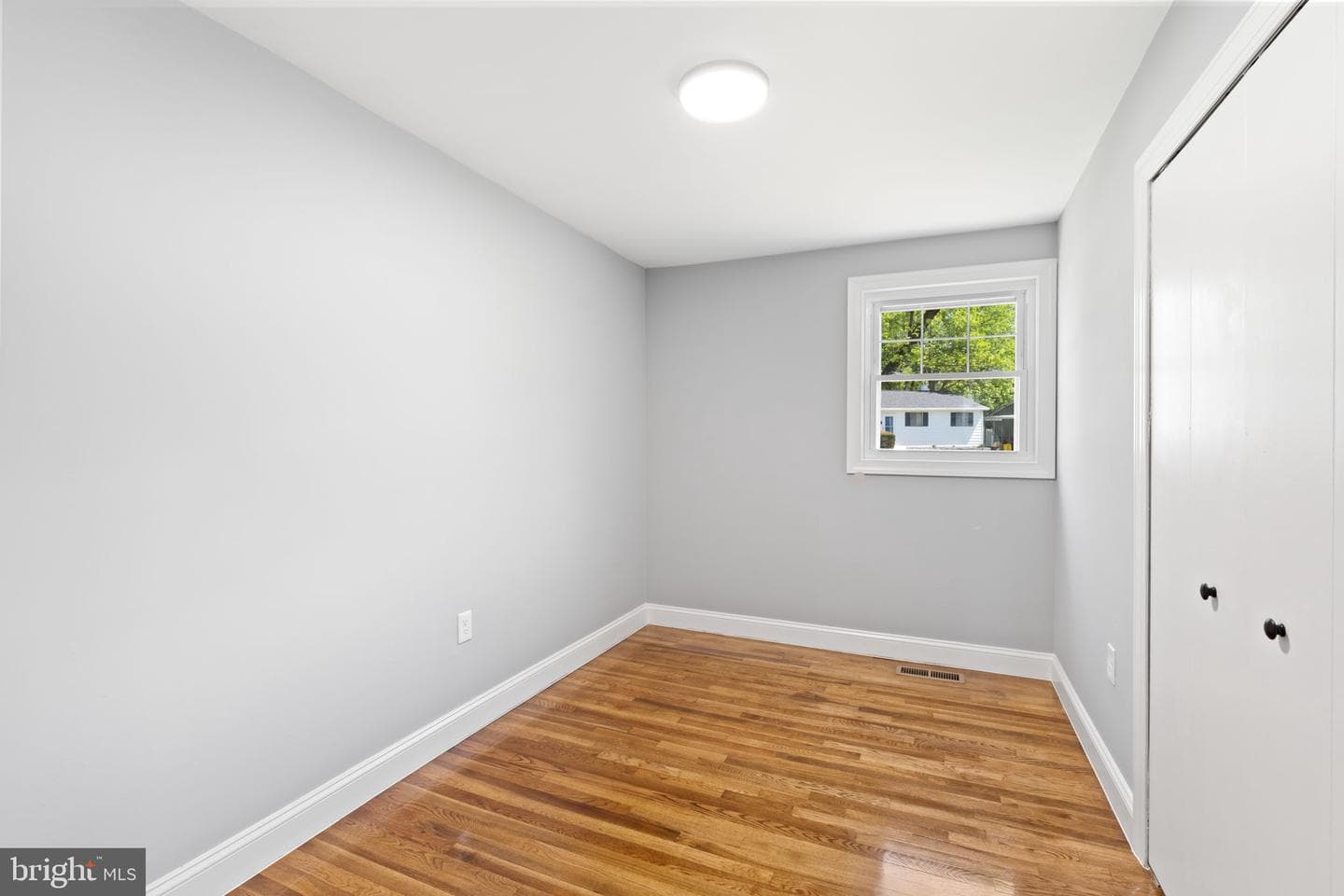 435 Yellow Springs S photo 17