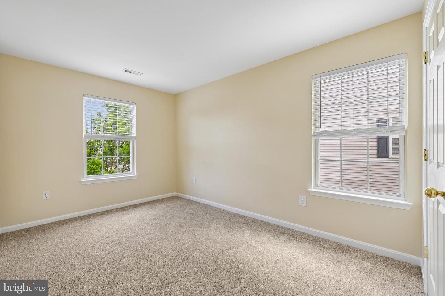 325 Assembly Point Court photo 17