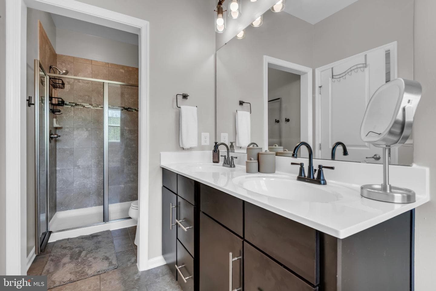 8121 Hickory Hollow Drive photo 25