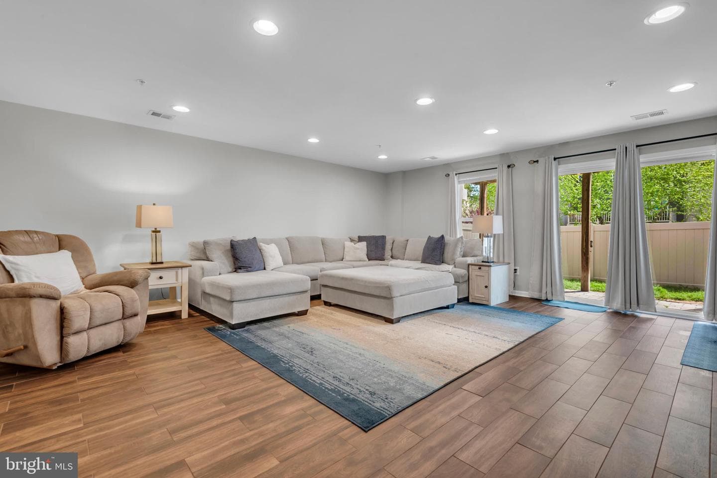 8121 Hickory Hollow Drive photo 3