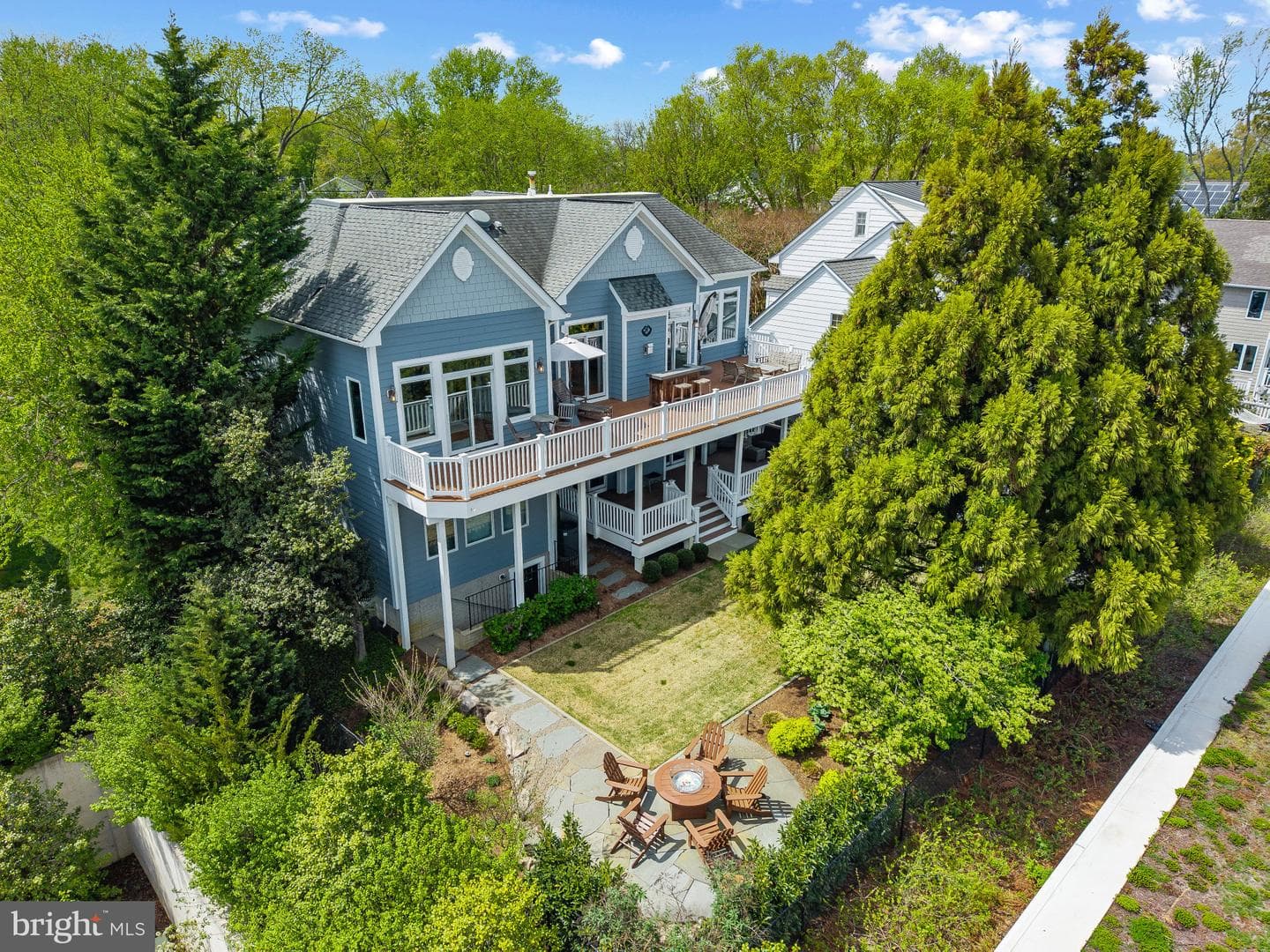 219 Lockwood Court photo 3