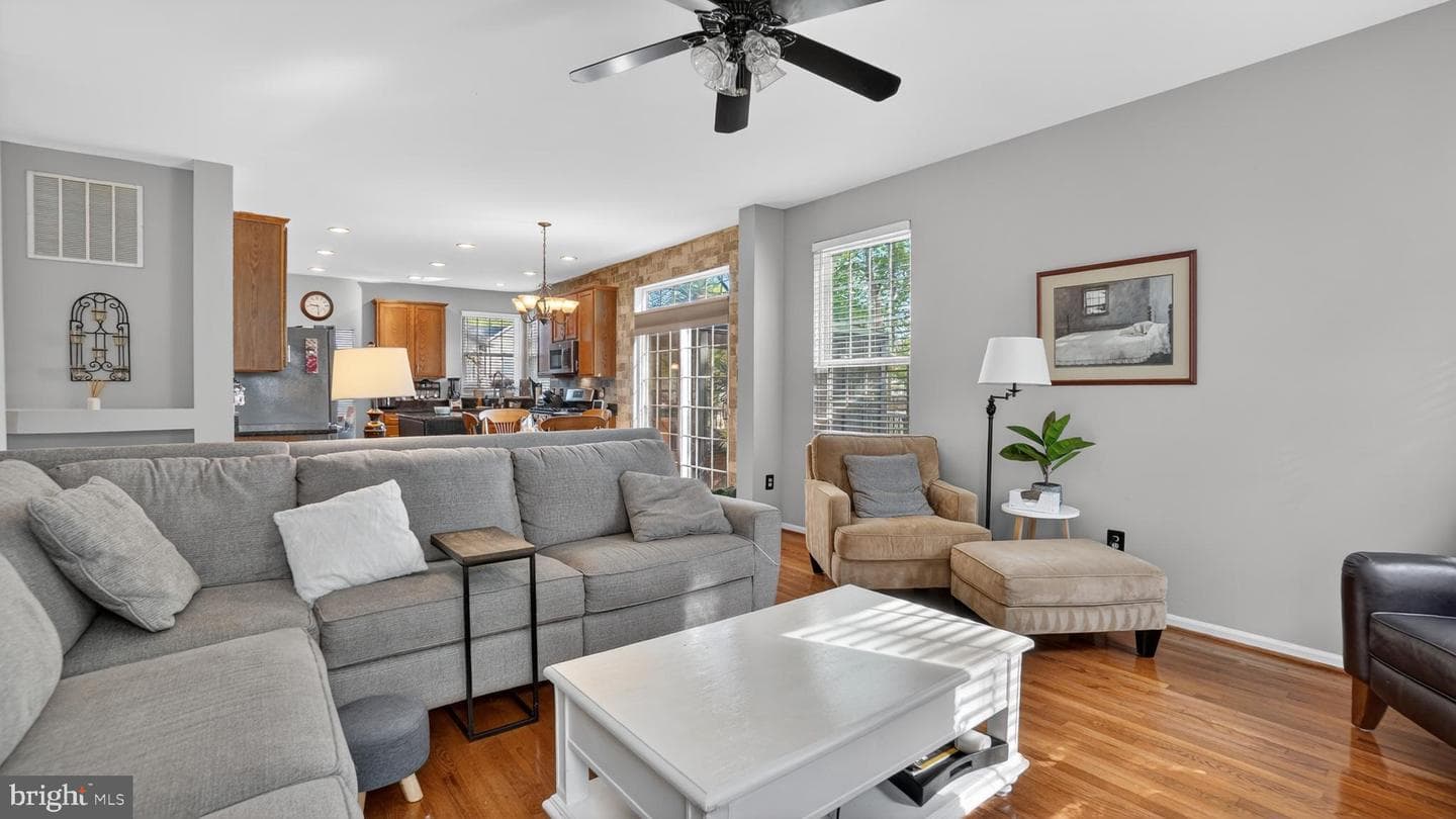 1407 Houndhill Court photo 26
