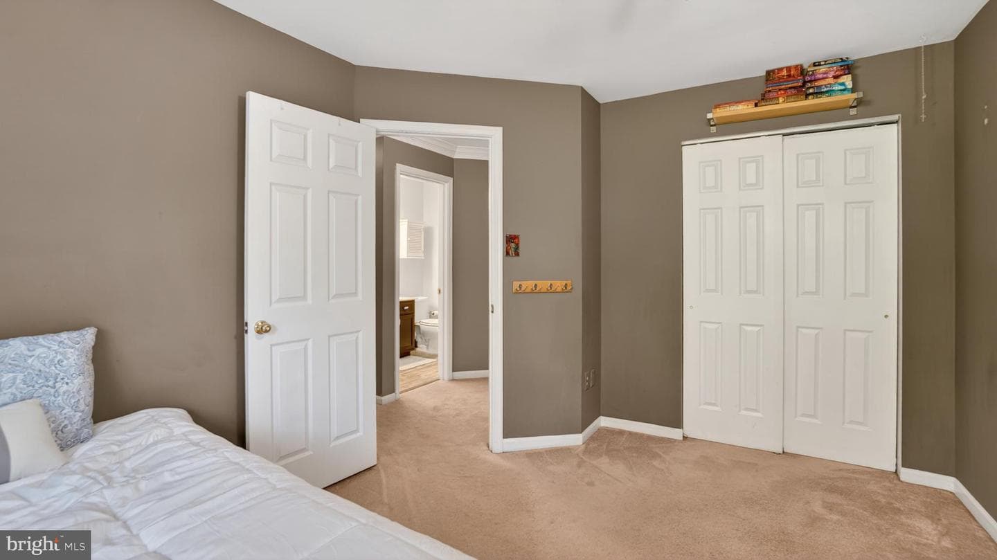 1407 Houndhill Court photo 36