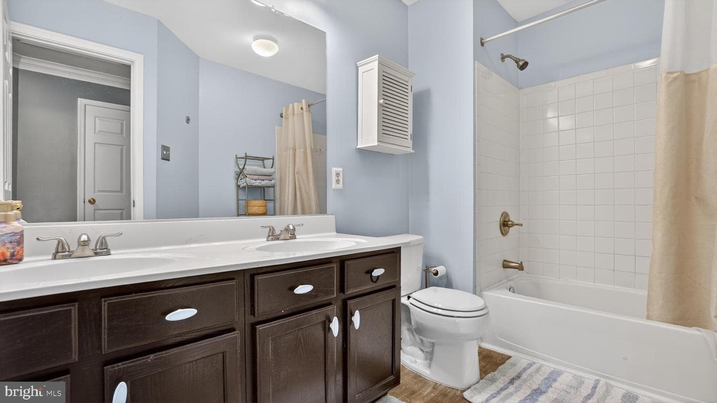 1407 Houndhill Court photo 39