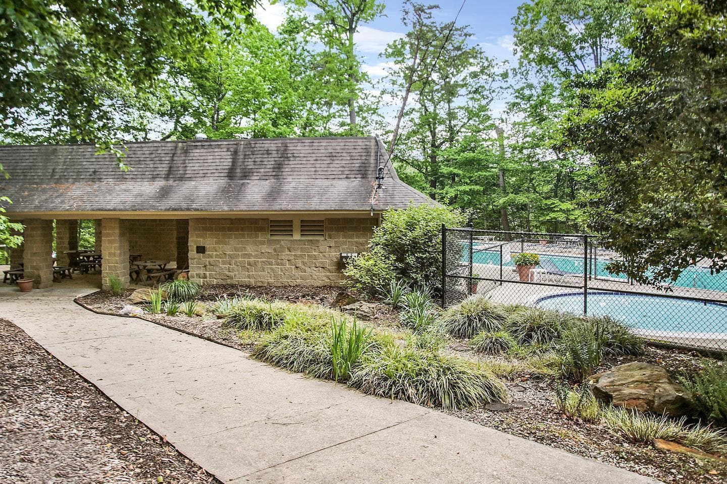 515 Powell Drive photo 40