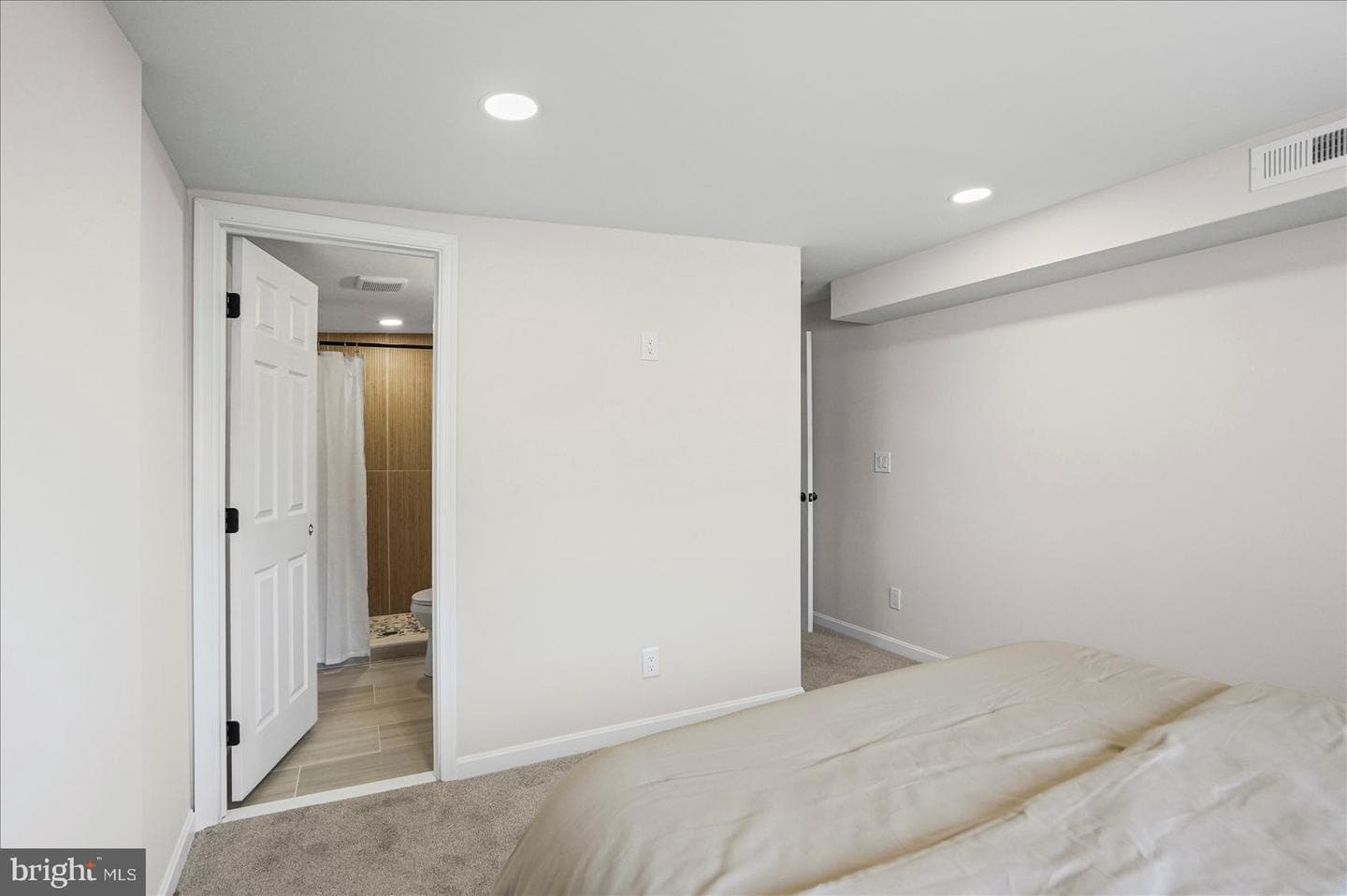 214 Saint James Drive photo 25