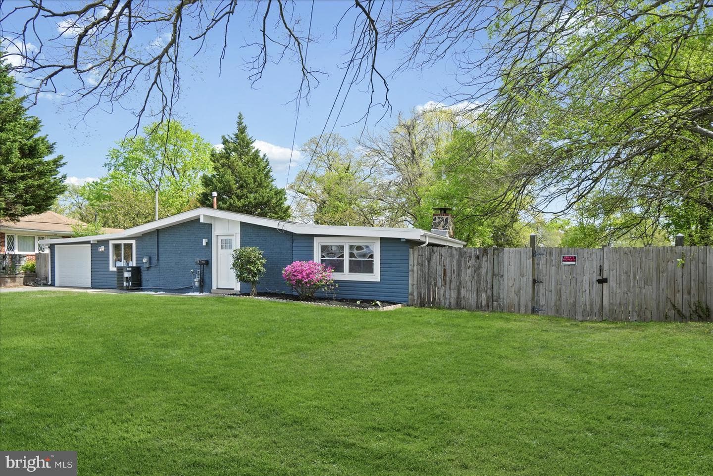 214 Saint James Drive photo 4