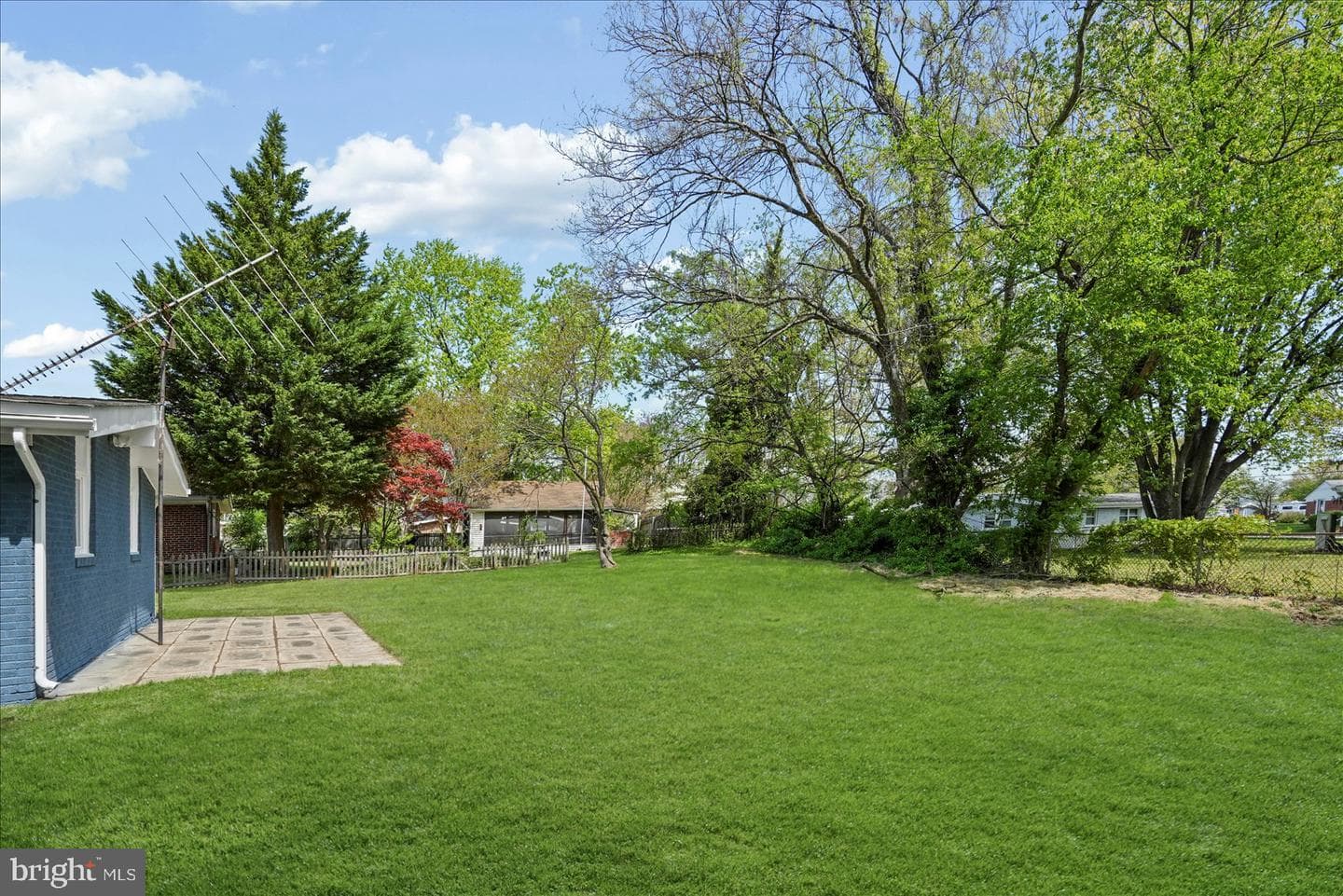 214 Saint James Drive photo 8