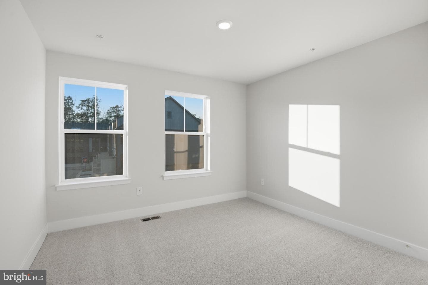 1358 Crested Wood Dr photo 15