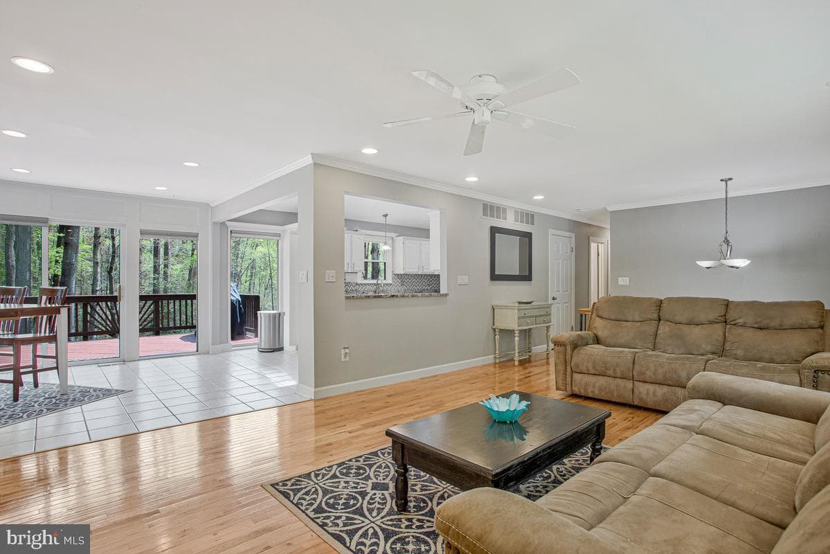1486 Kingsway Court photo 9