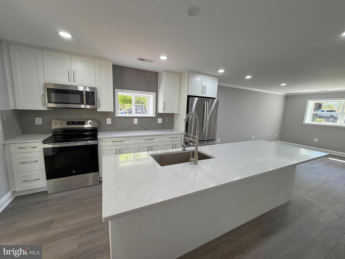 1008 Hilltop Road photo 12