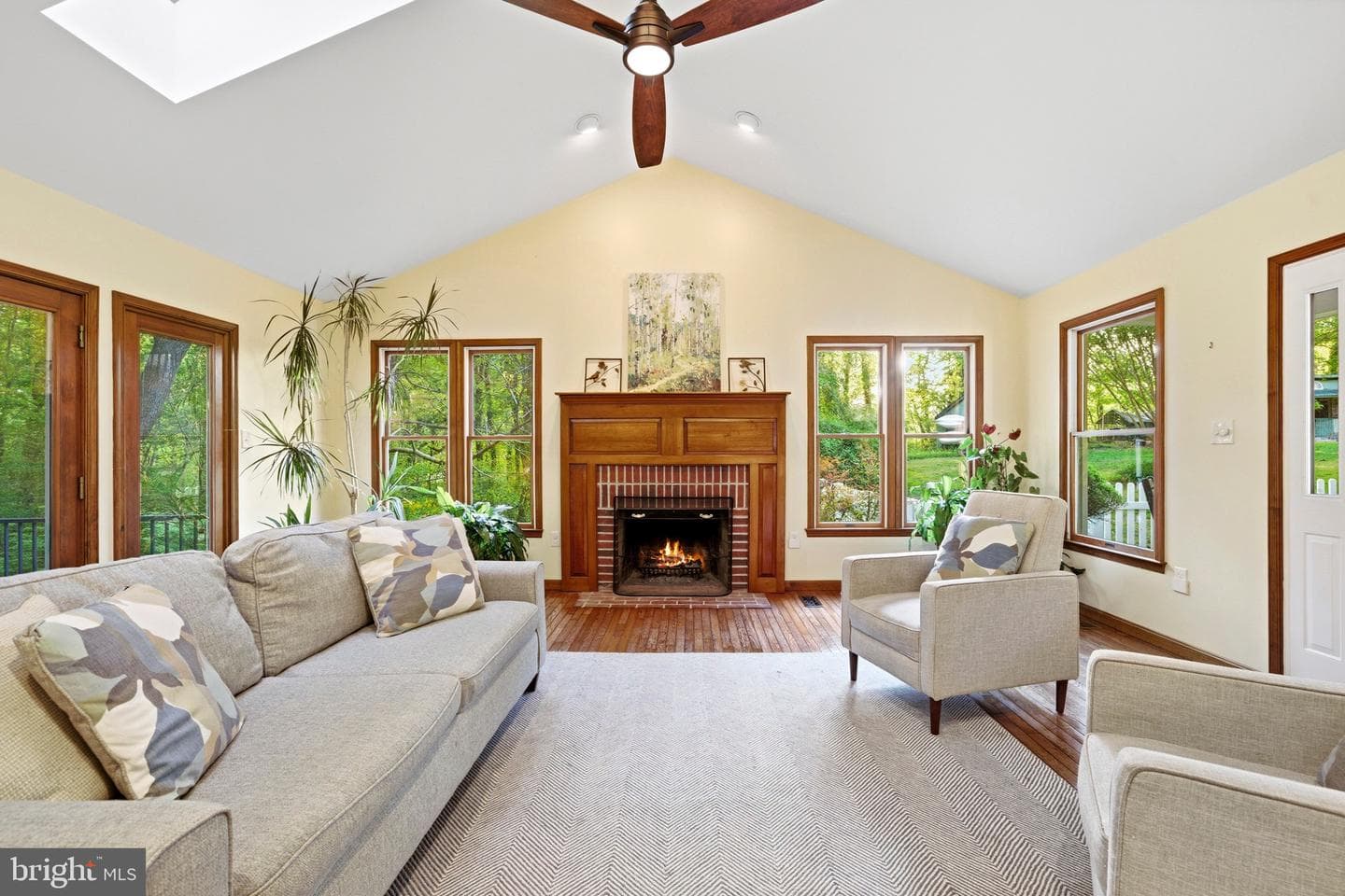 11 Tracys Lane photo 12