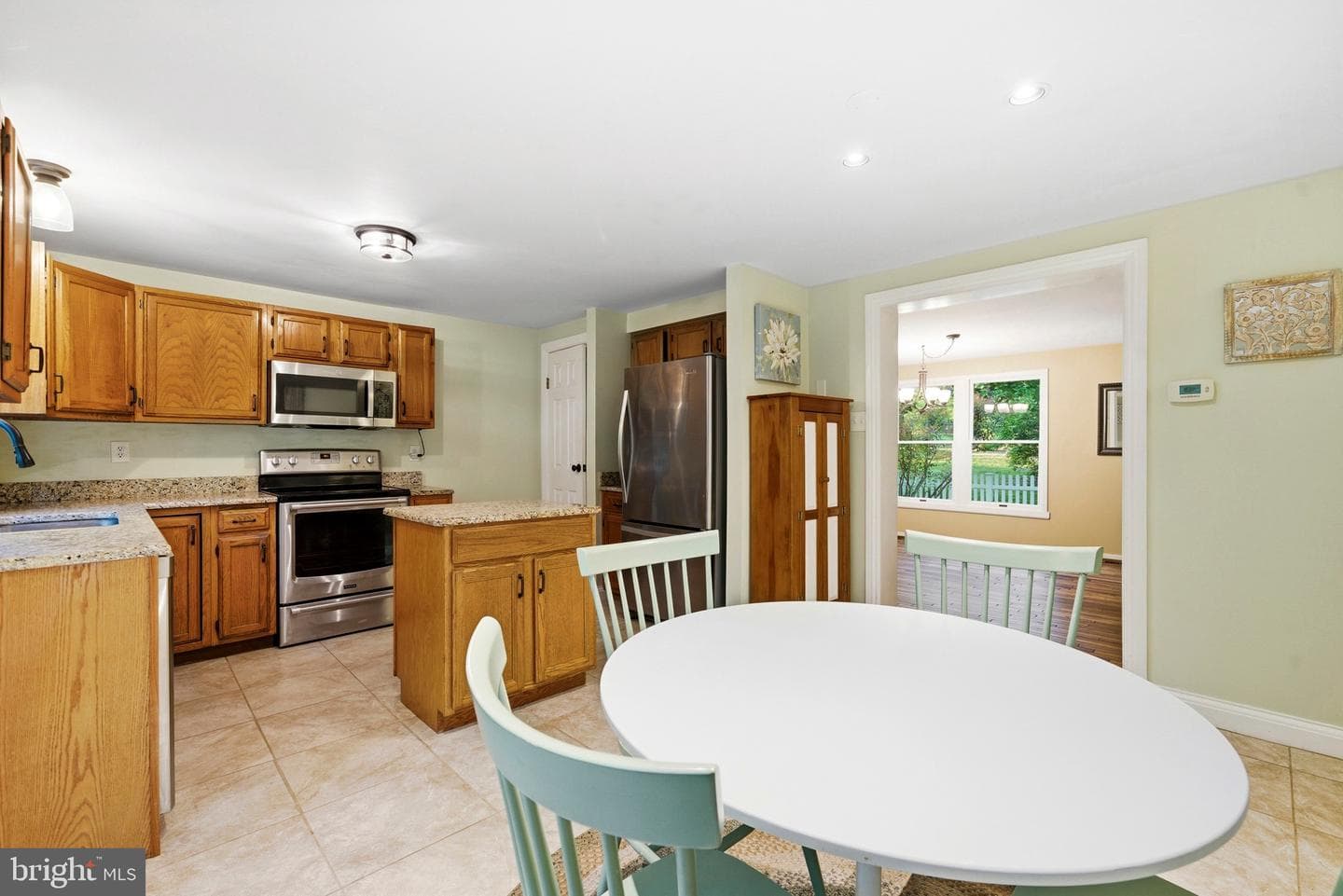 11 Tracys Lane photo 16