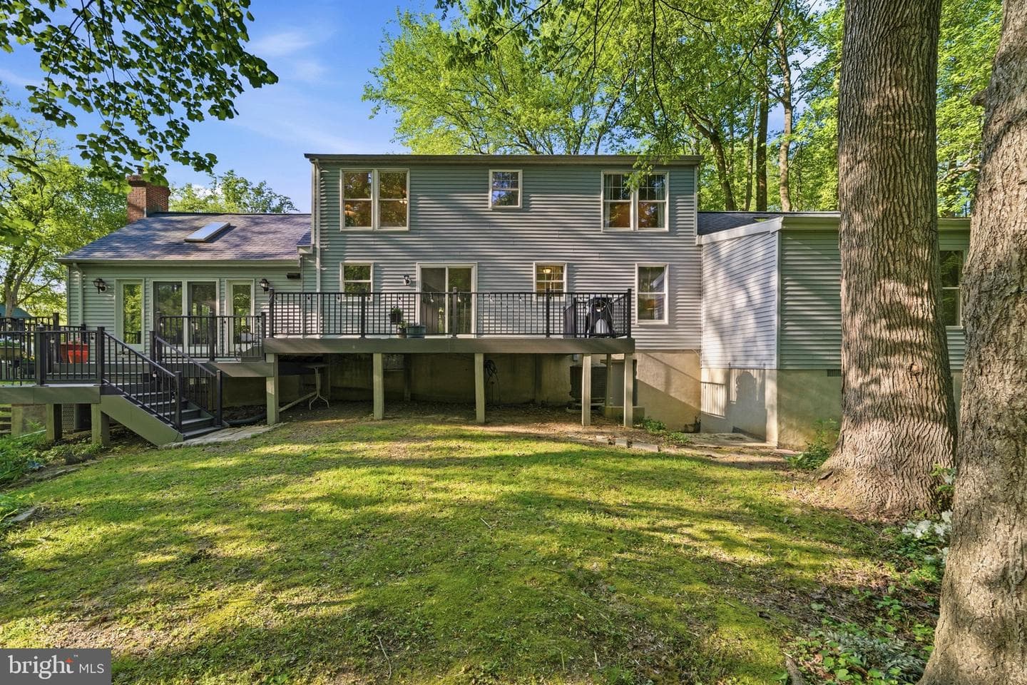 11 Tracys Lane photo 2