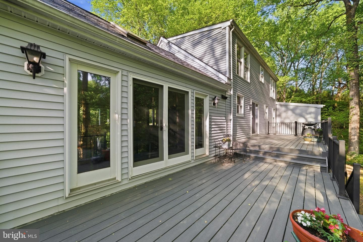 11 Tracys Lane photo 27