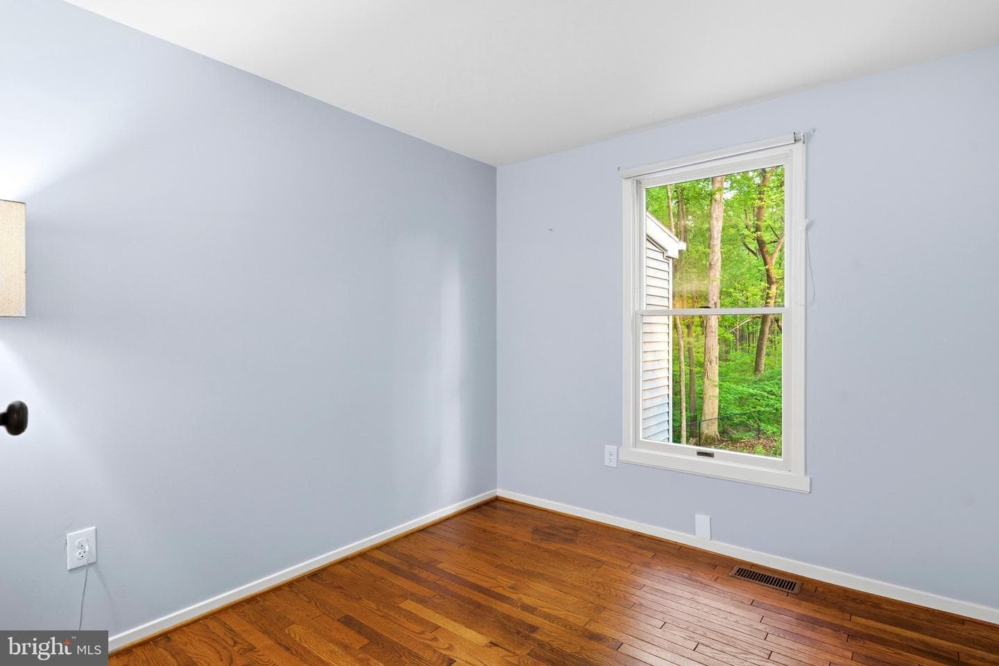 11 Tracys Lane photo 40