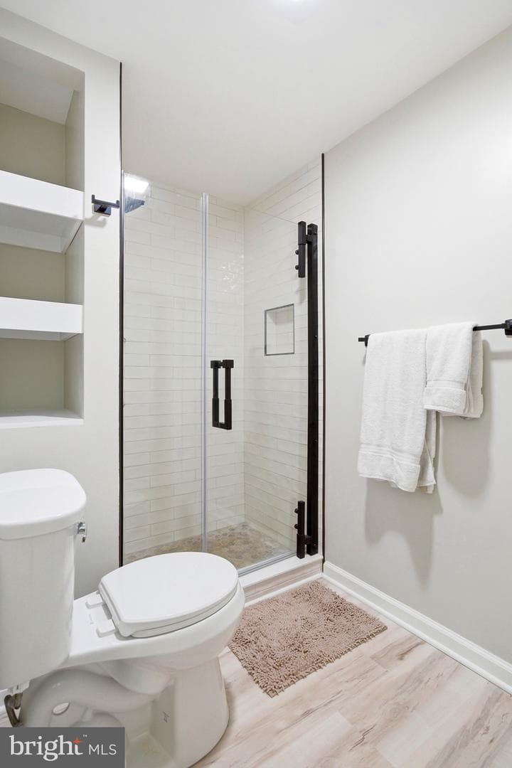 11 Tracys Lane photo 41