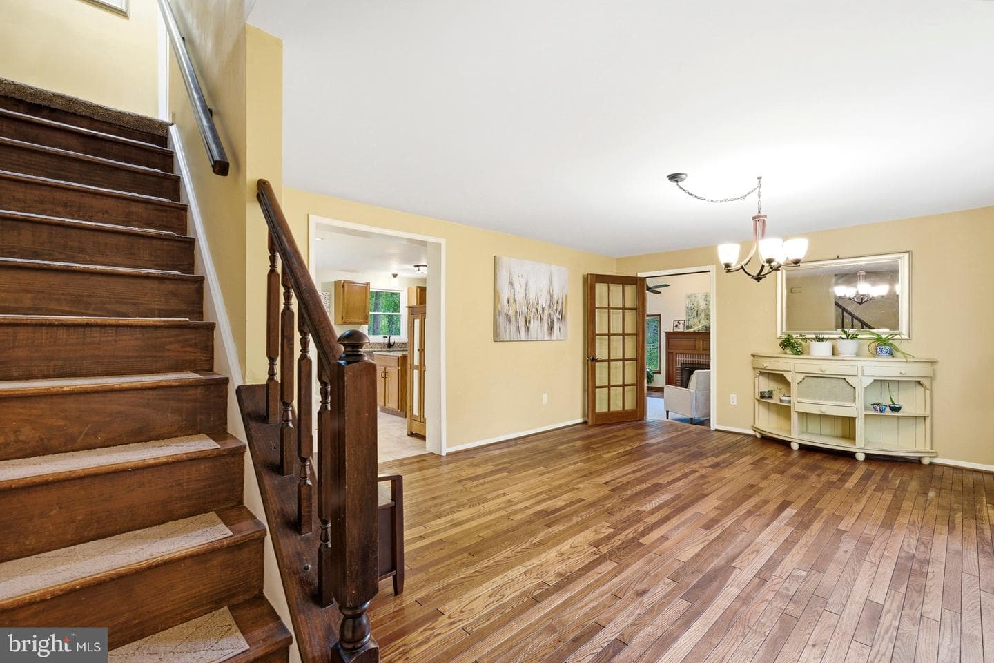11 Tracys Lane photo 5